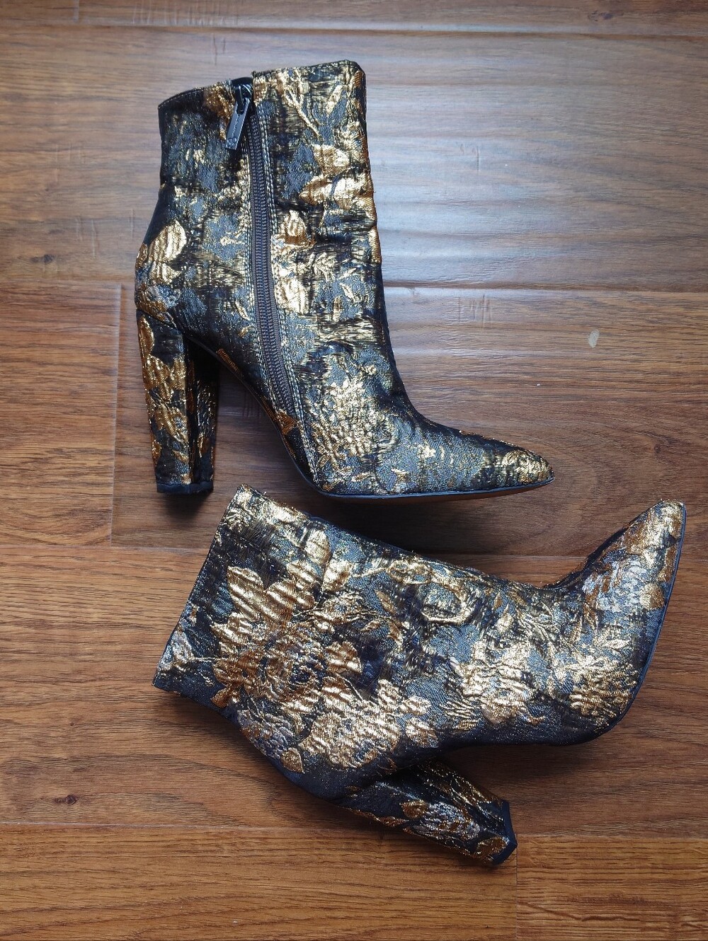 Jessica Simpson Black Gold Brocade Ankle Boots 8.5
